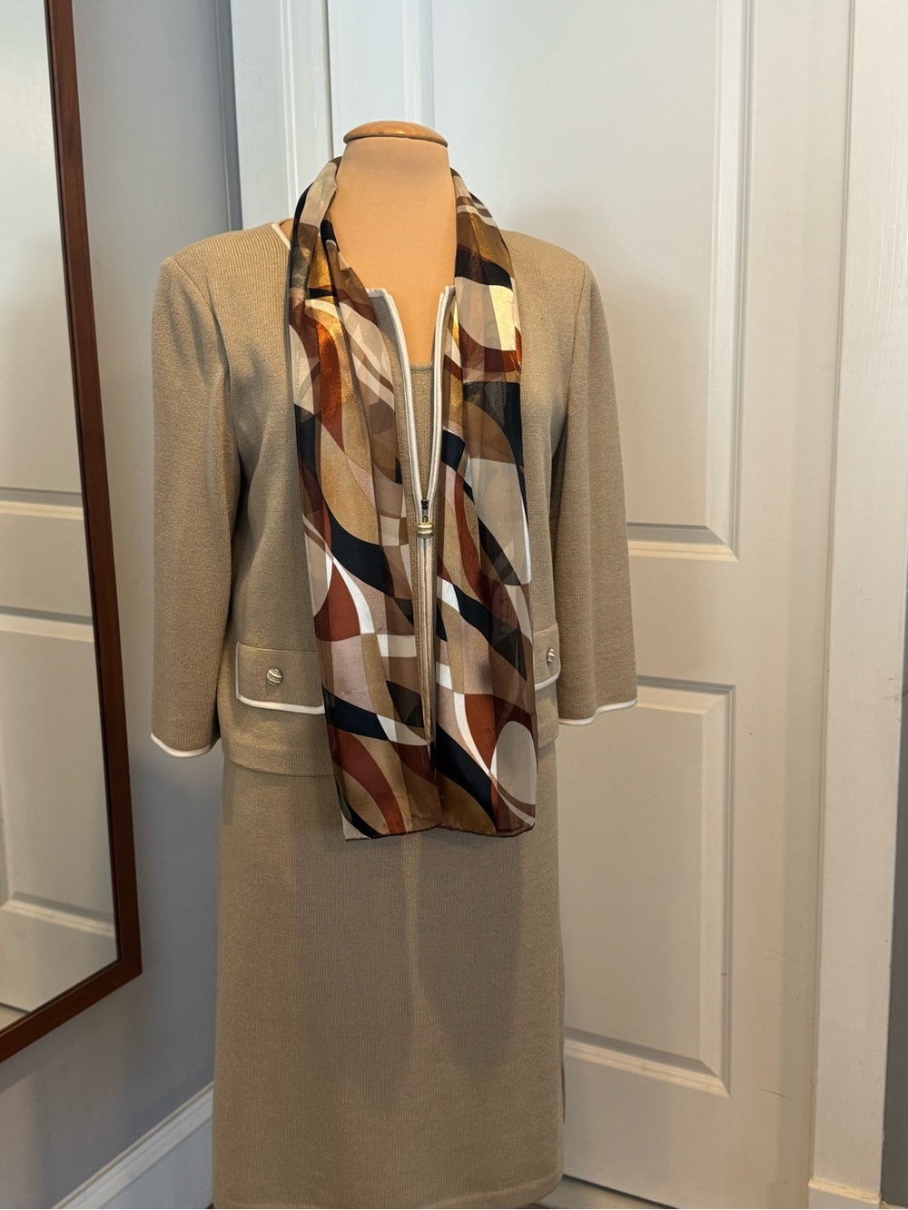 St. John tan ivory knit suit jacket midi sleeveless sweater dress flaw size 12 - Picture 7 of 16